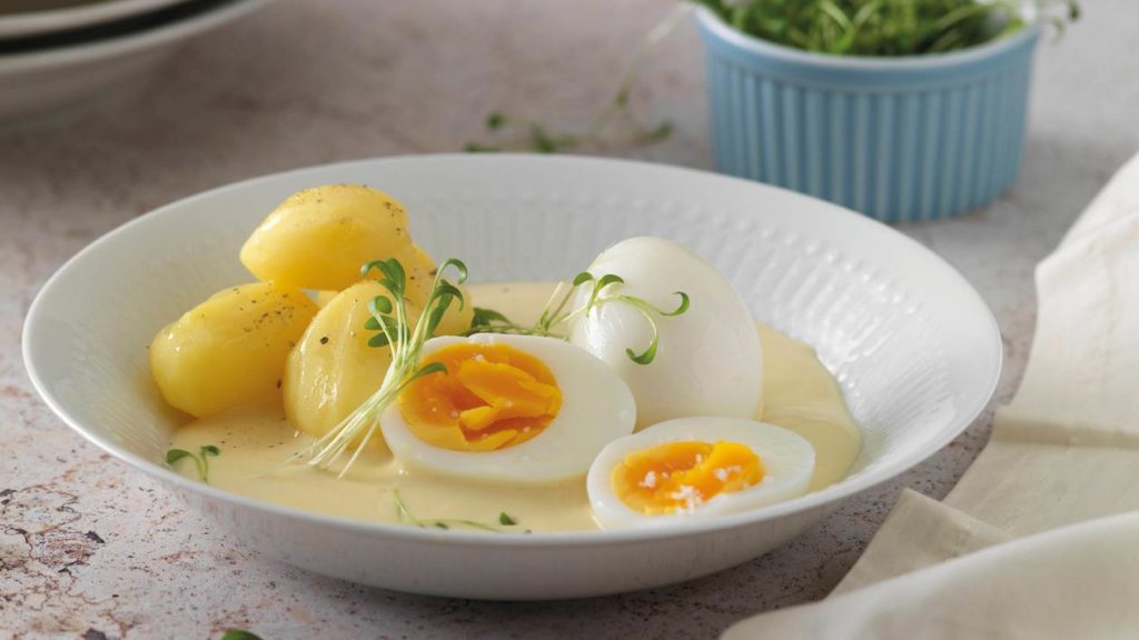 Senfsoße mit Ei und Kartoffeln